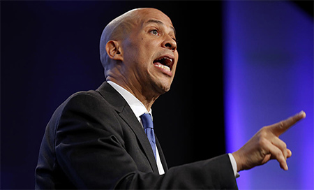 El senador demócrata, Cory Anthony Booker El FBI confirma la intercepción de otro paquete sospechoso enviado a un senador
